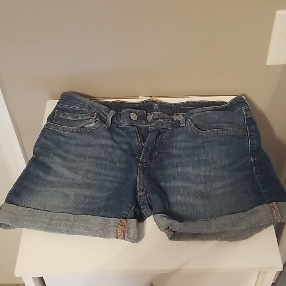 Levi's Roll-Cuff Shorts